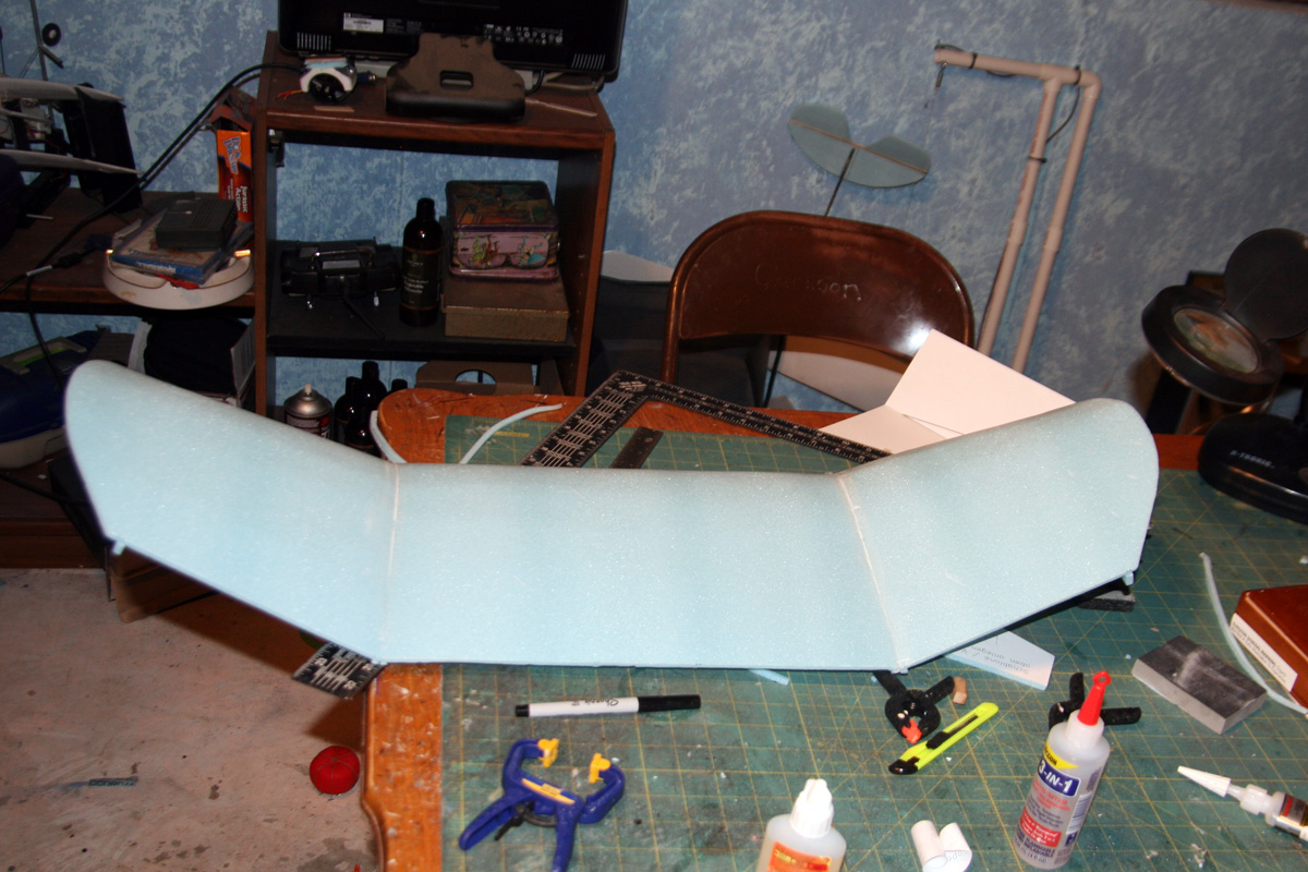 Both dihedral wingtips in place